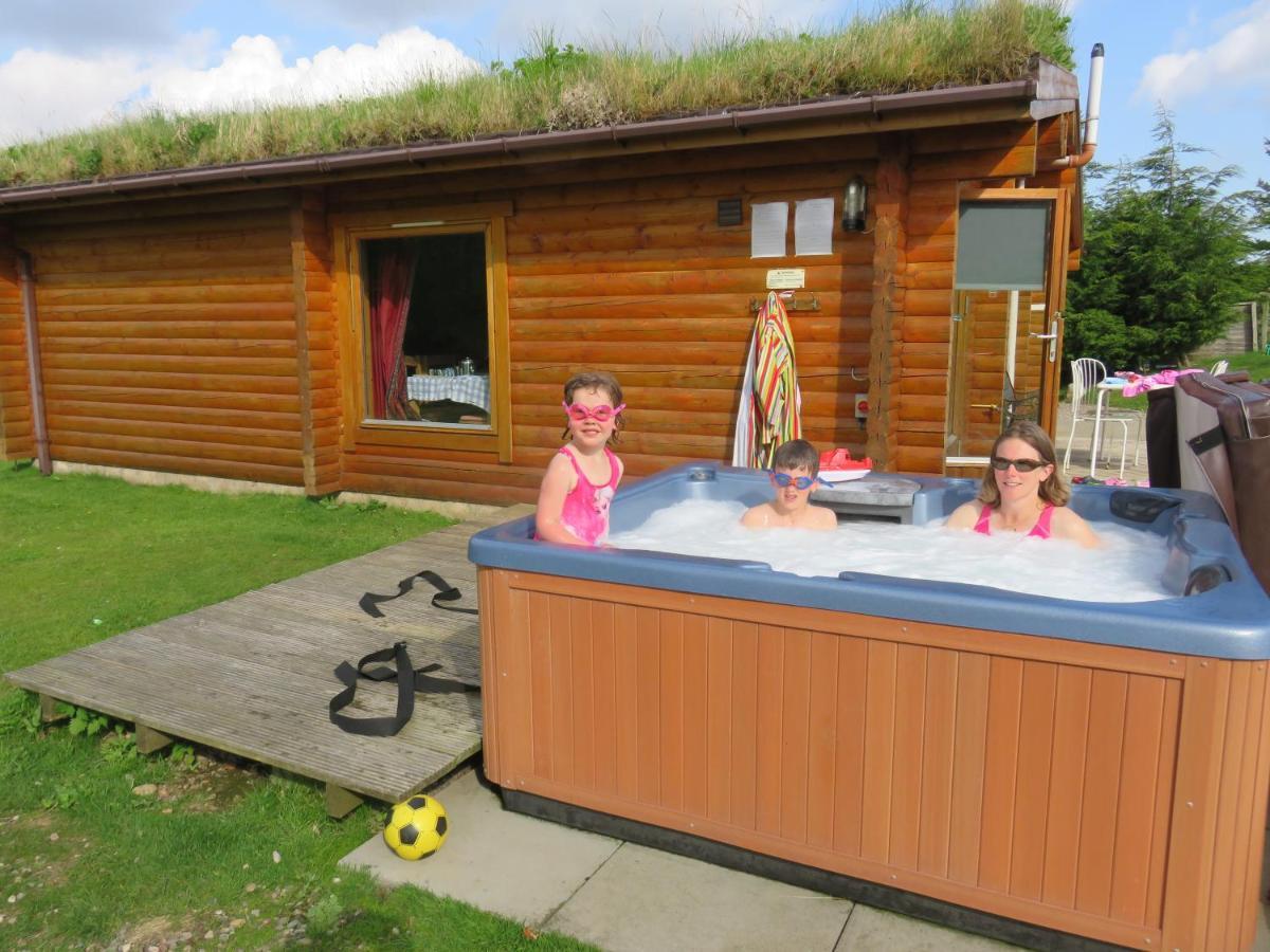 Glenbeag Mountain Lodges Glenshee Екстериор снимка