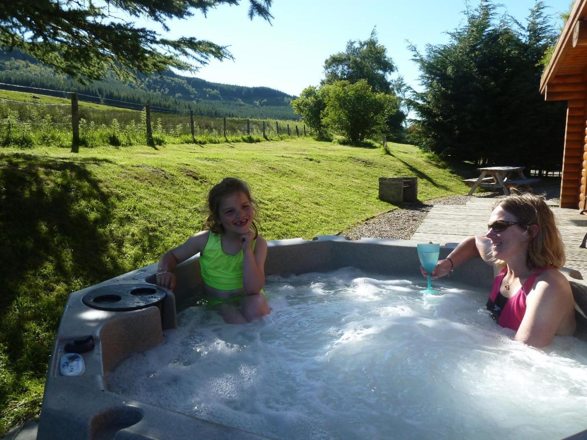Glenbeag Mountain Lodges Glenshee Екстериор снимка