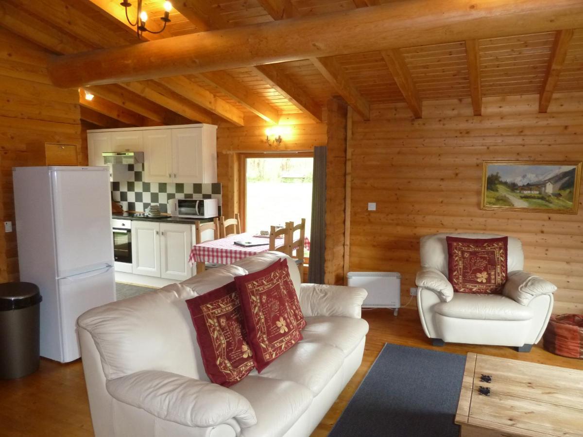 Glenbeag Mountain Lodges Glenshee Екстериор снимка