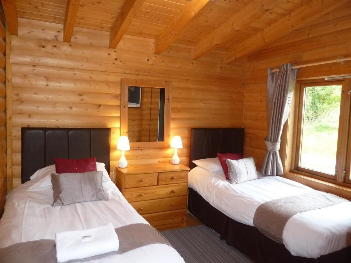 Glenbeag Mountain Lodges Glenshee Екстериор снимка